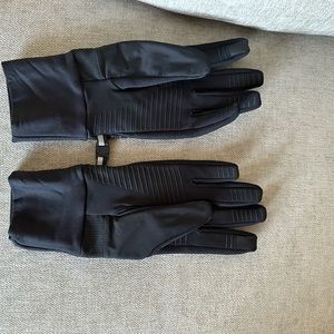 Lululemon cold terrain gloves lined.